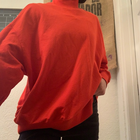 ❤️ red mock neck sweater ❤️ - Picture 2 of 5